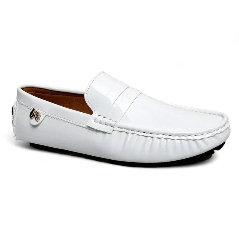 Elegante damesmokassins met een platte, gelakte oppervlakte – Orthopedisch comfort ontmoet stijlvol design!
