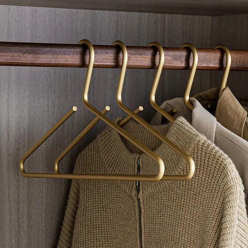 Luxe pakkenmatte kledinghangerset 4 plus 1