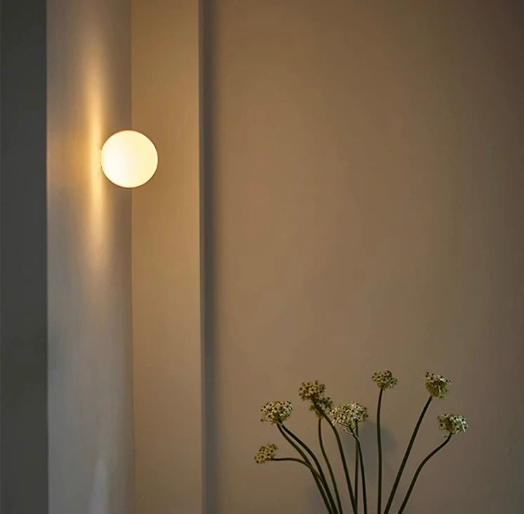 Moderne Frosted Glass Globe LED Wandlamp 1-Licht