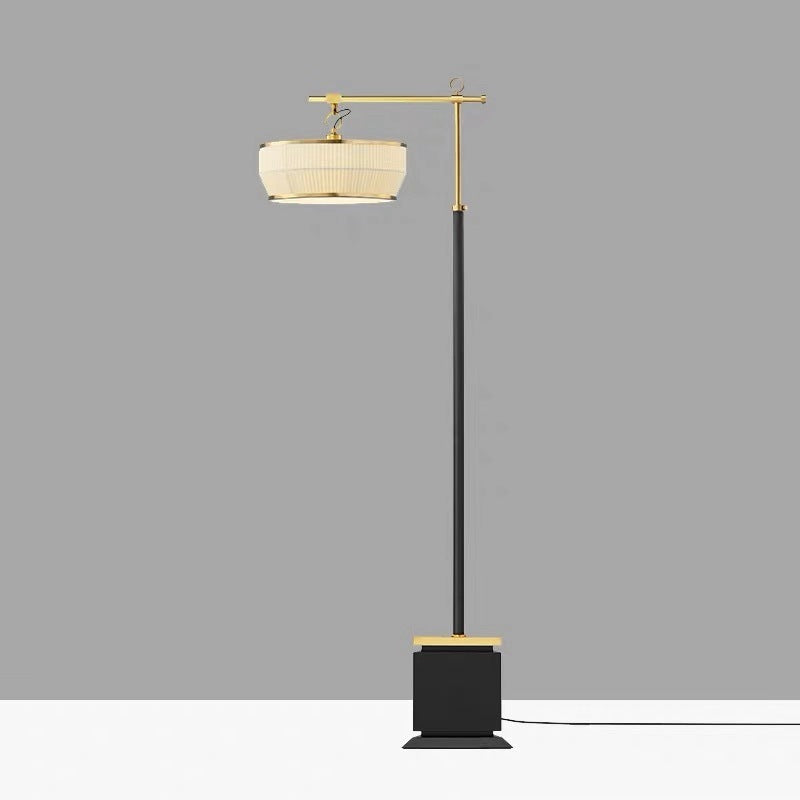Elegante Vloerlamp met Geometrische Voet – Verstelbare Designlamp