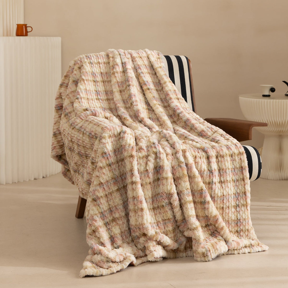 Luxe Faux Fur Plaid met Golvende Textuur – Zachte Bontdeken met Microvezel Achterkant