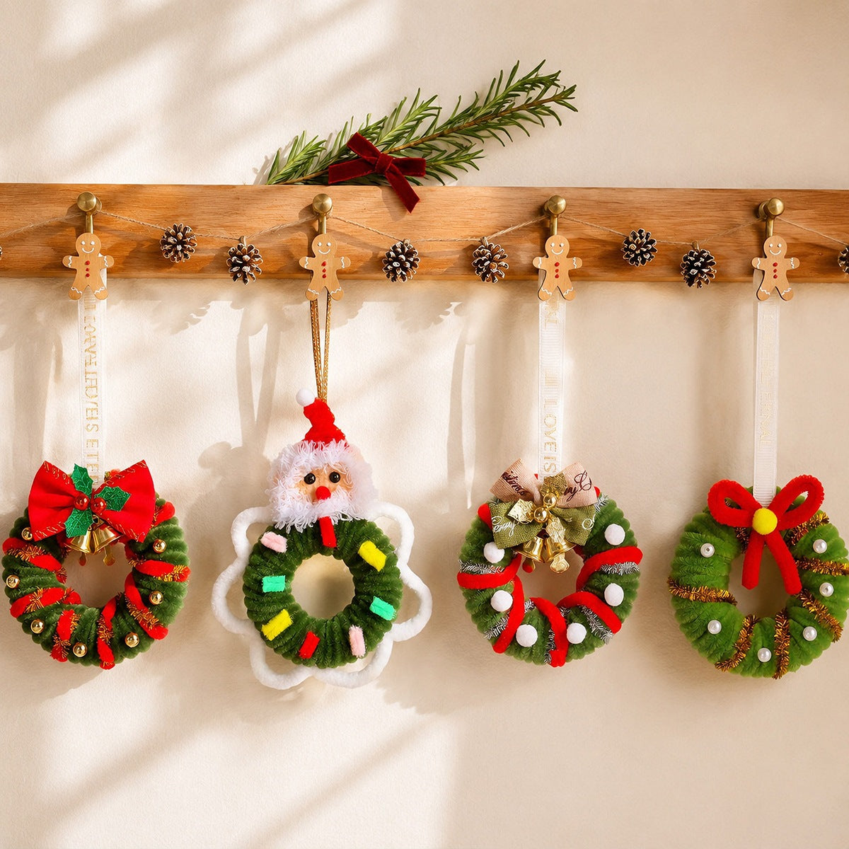 Decoratieve Kerstkrans – Klassieke Kerstversiering voor Deur en Muur