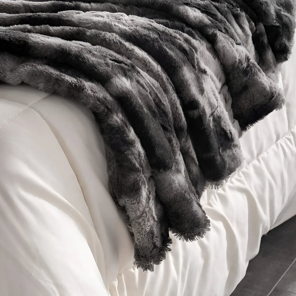 Zachte Velours Winterdeken – Warme Koraalfleece Plaid met Batikpatroon
