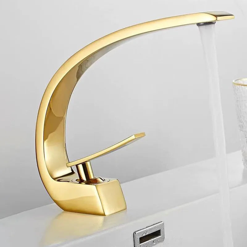 Elegante Badkraan – Luxe ontwerp voor jouw badkamer