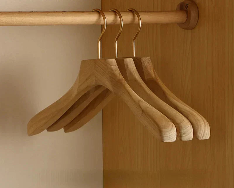 Aurora Brede Schouder Houten Kledinghangers – Premium Kamferhout Pak- & Mantelorganizer (Set van 2)