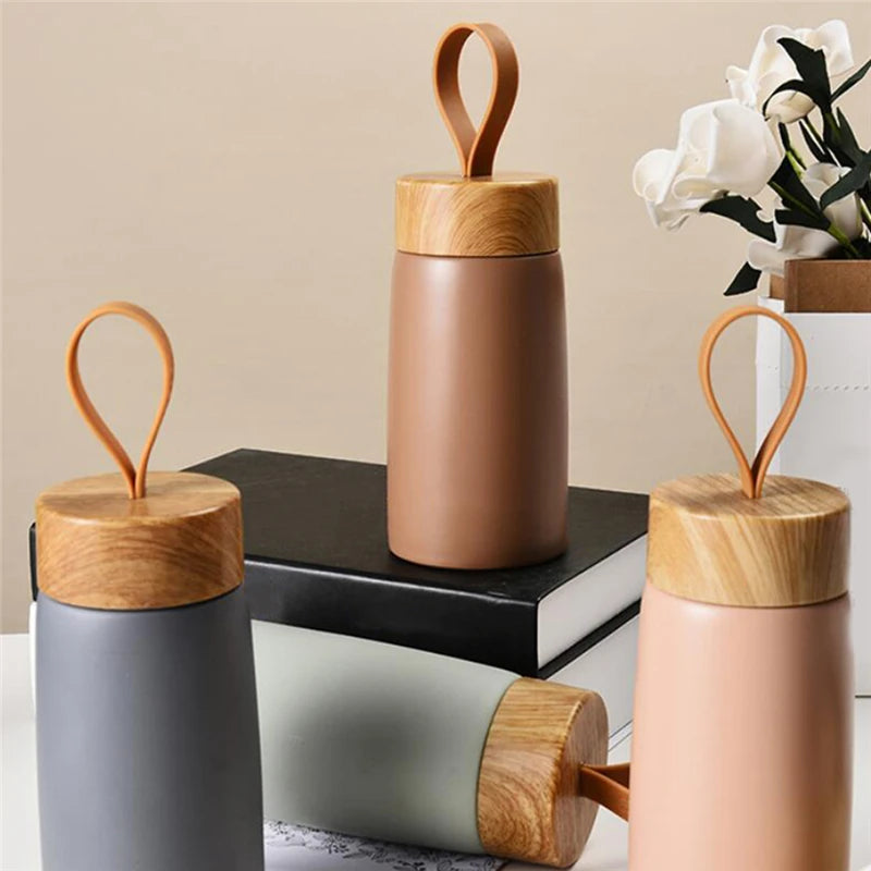 Geïsoleerd Koffiekopje Scandinavische Stijl 6 Uur Warmte