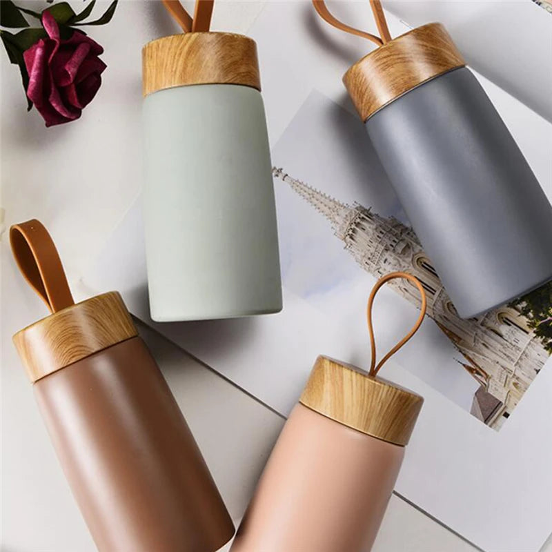Geïsoleerd Koffiekopje Scandinavische Stijl 6 Uur Warmte
