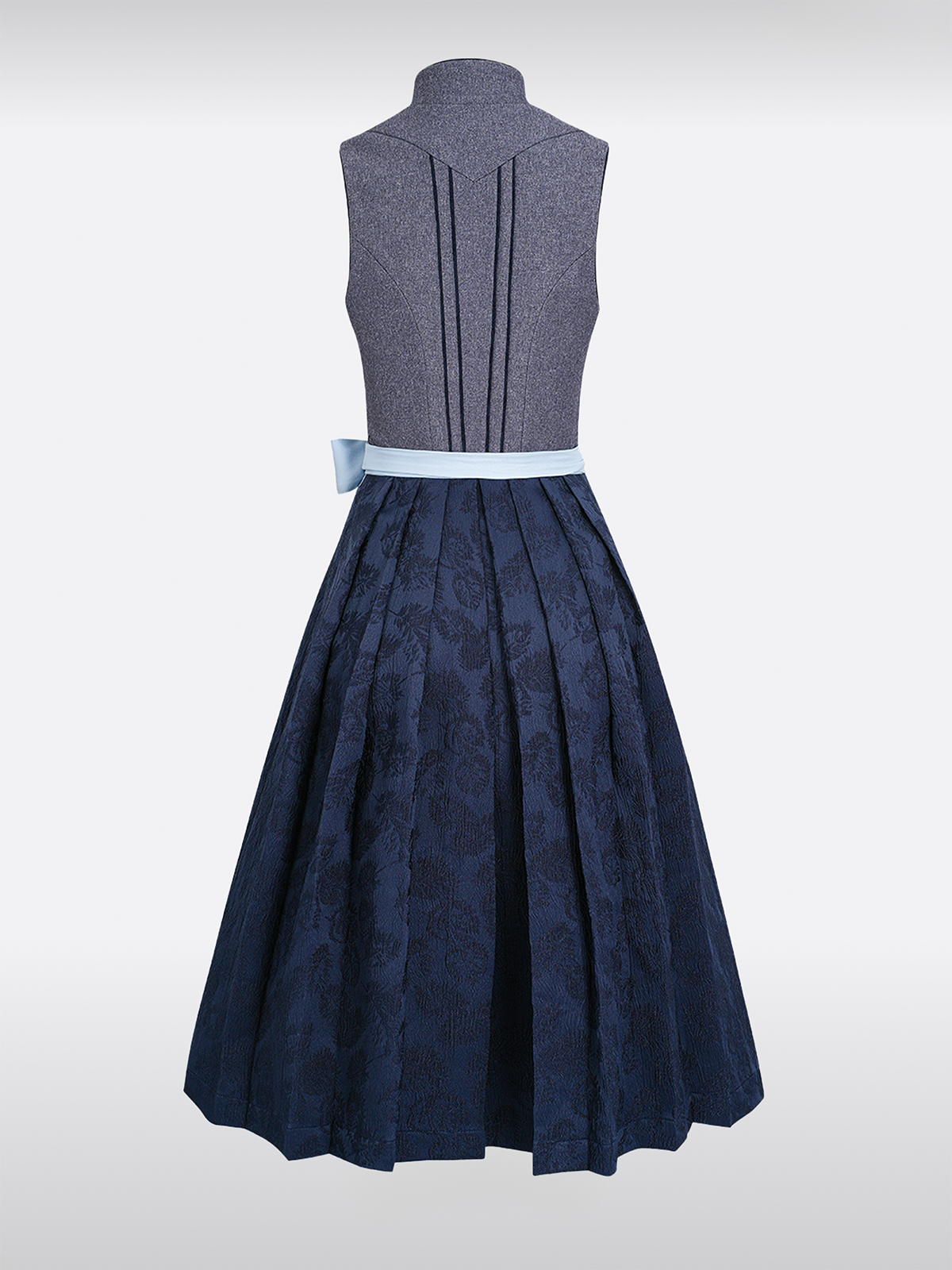 Grijs Hoogsluitend Knopen Dirndl