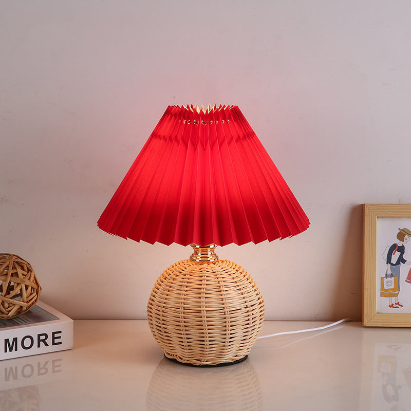 Noordse Rattan Vouwstof Kegelvorm LED Tafel lamp 1-Lamp