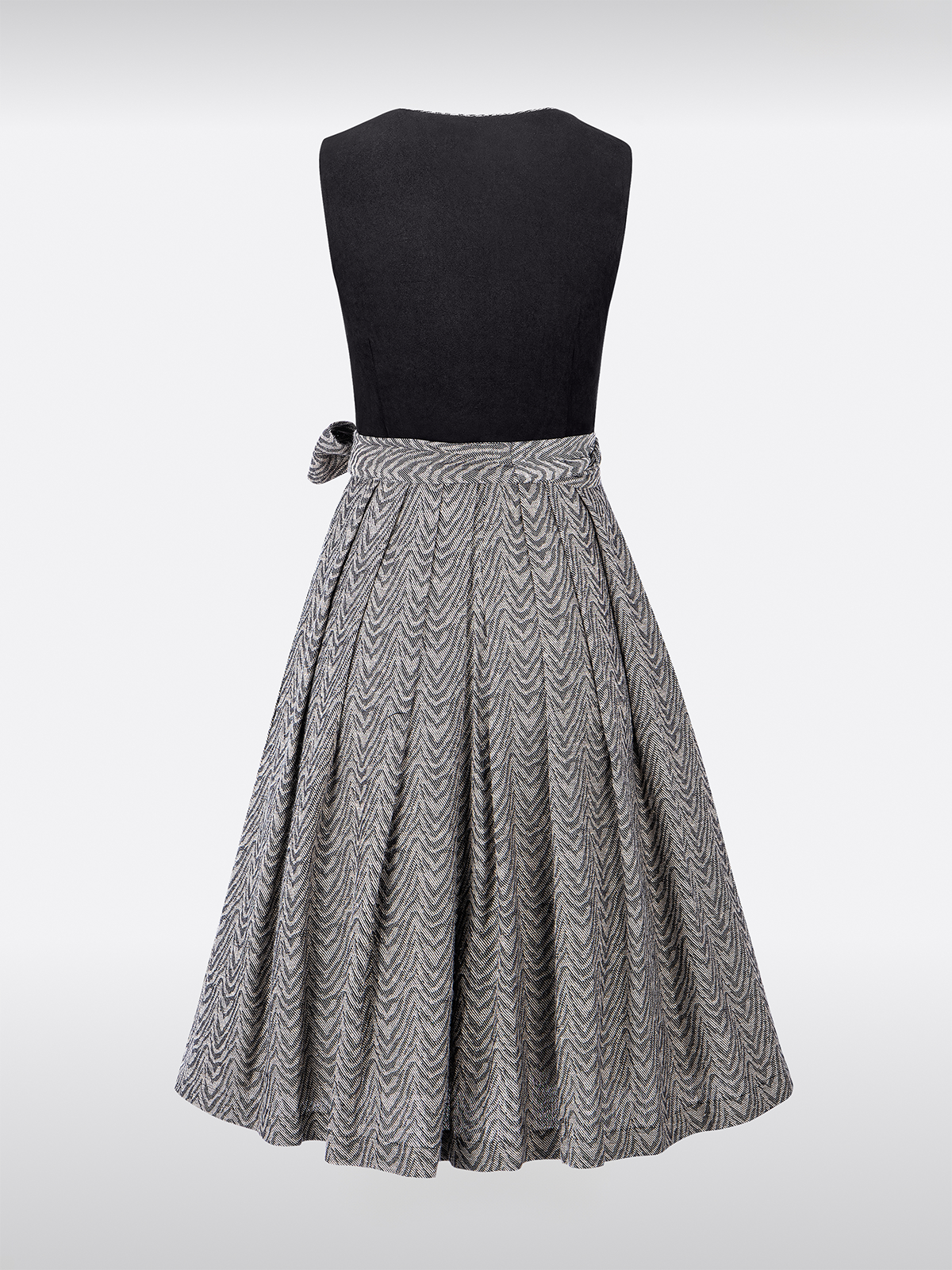 Dirndl in Zwart met Patroon en Rechte Halslijn