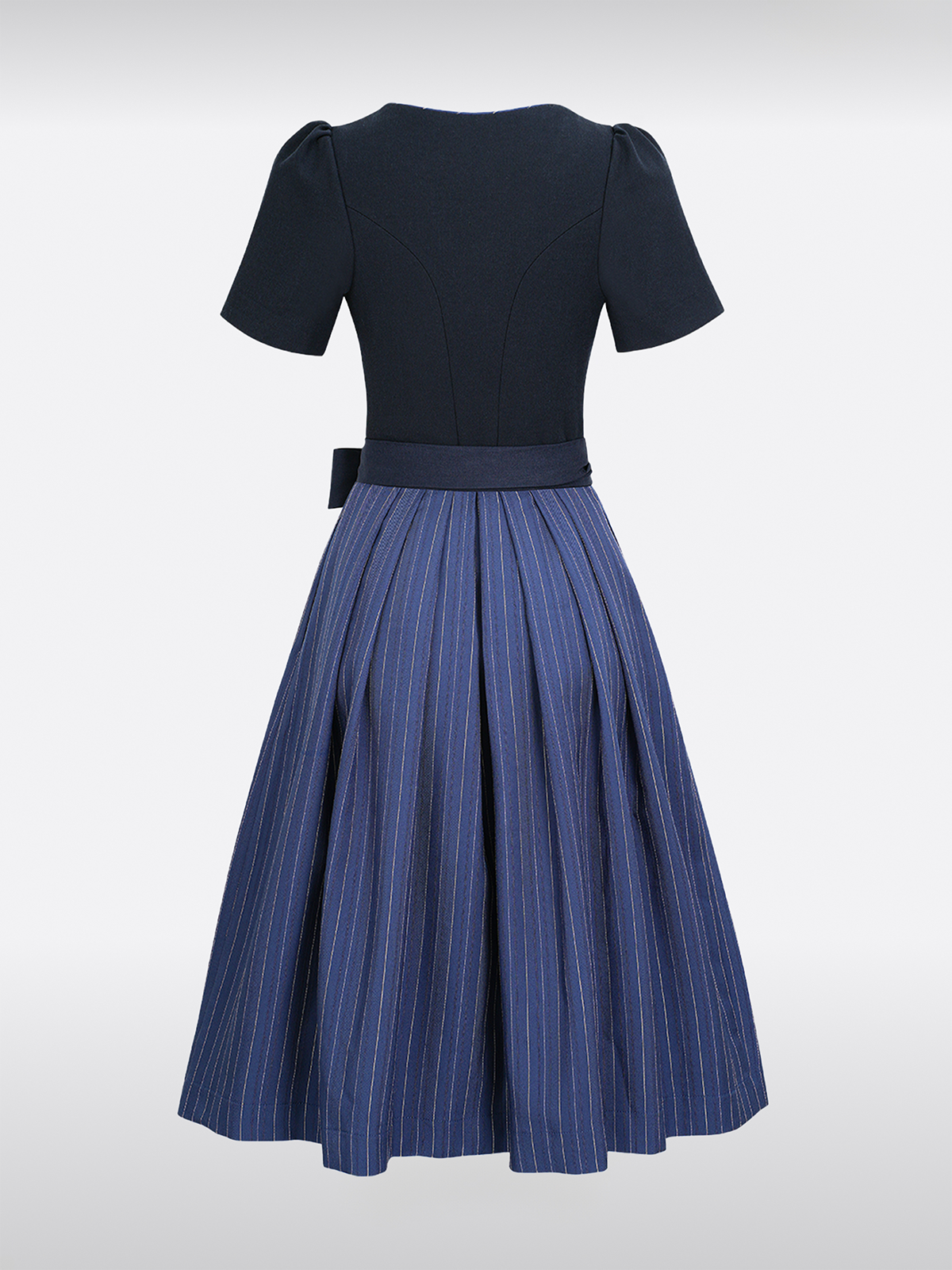 Blauwe Hartvormige Uitsnijding Met Knopen Dirndl