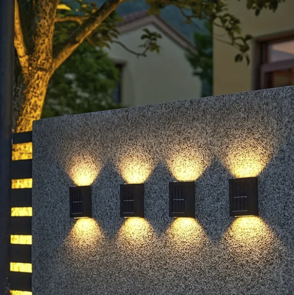 LuxeSolar Elegante LED Wandlamp | Duurzame zonne-energie met automatische werking