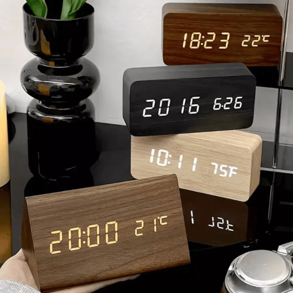 WOODSENSE – LED-houten klok met spraakbesturing voor stijlvolle tijdsaanduiding