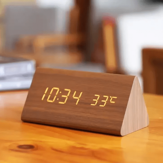 WOODSENSE – LED-houten klok met spraakbesturing voor stijlvolle tijdsaanduiding