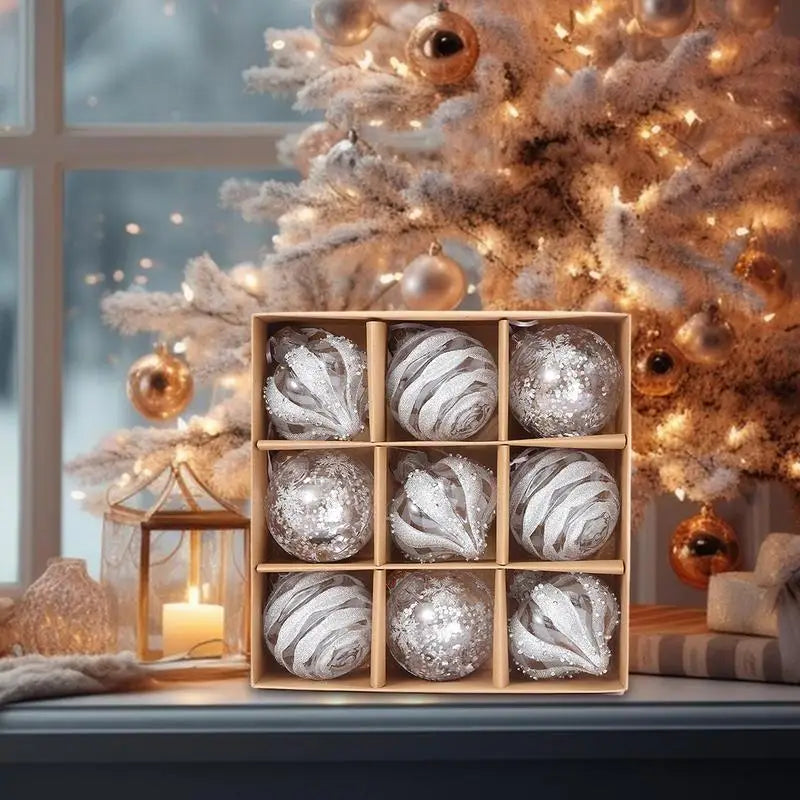 GlansFeest Kersthangdecoraties – Set van 9 kunststof ornamenten met sneeuwvlok- en balontwerp