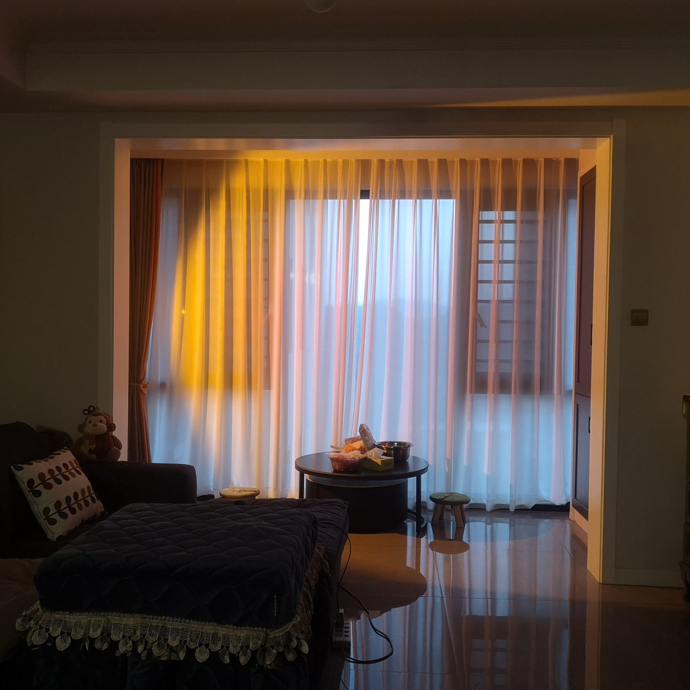 Frendorf | LED Kleurenprojector Vloerlamp | Minimalistisch Halo Licht Effect