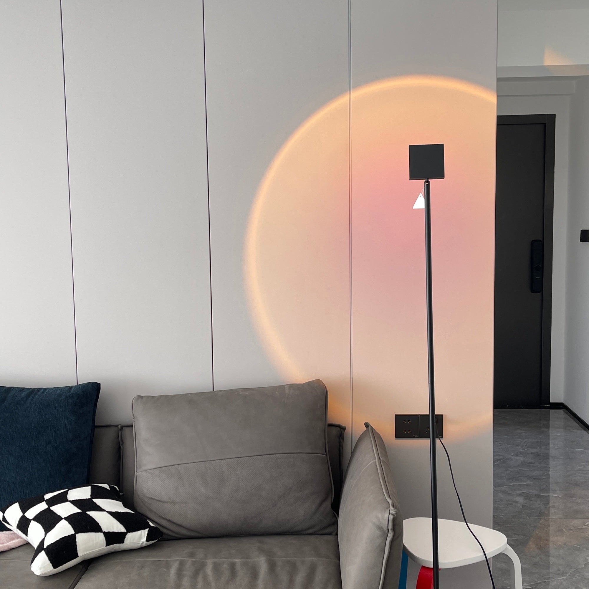 Frendorf | LED Kleurenprojector Vloerlamp | Minimalistisch Halo Licht Effect