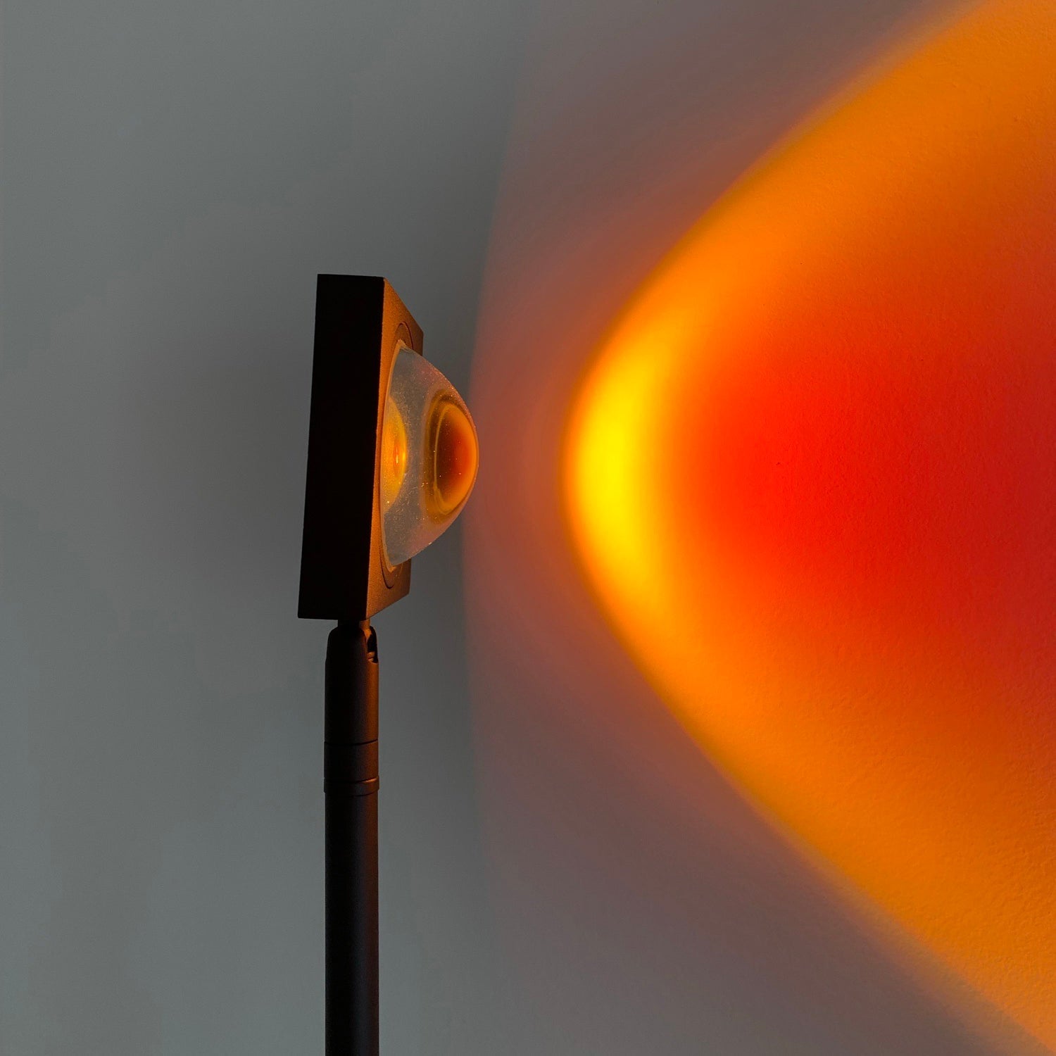 Frendorf | LED Kleurenprojector Vloerlamp | Minimalistisch Halo Licht Effect