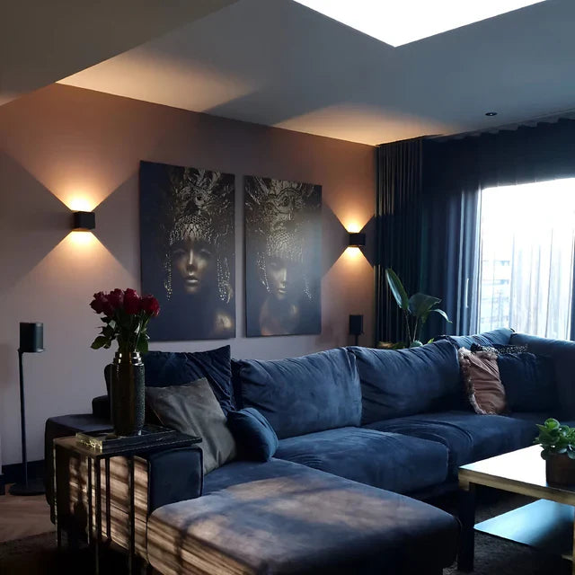 Draadloze wandlamp voor binnen en buiten | LED wandlamp met accu en sensor in zwart en wit