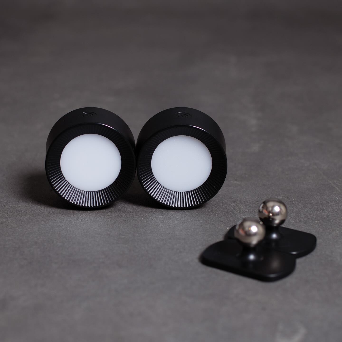 LuxeLumen Draadloze Dimbare LED Wandlamp | 360° draaibaar voor optimale verlichtingservaring