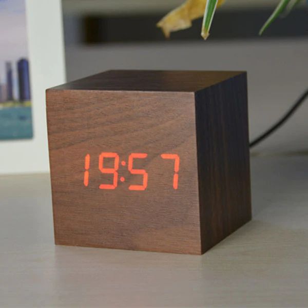 CubeDig - Digitale Tafelklok Voor Modern Interieur