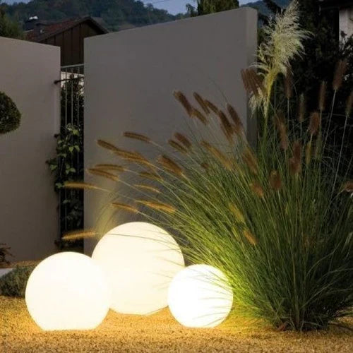 Moderne PE Globe Buiten Tuinlamp LED Oplaadbaar