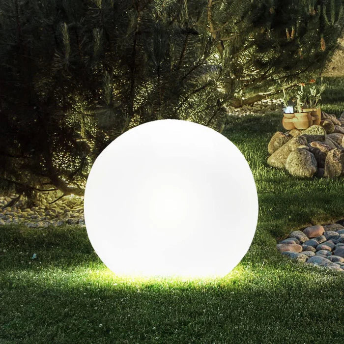 Moderne PE Globe Buiten Tuinlamp LED Oplaadbaar