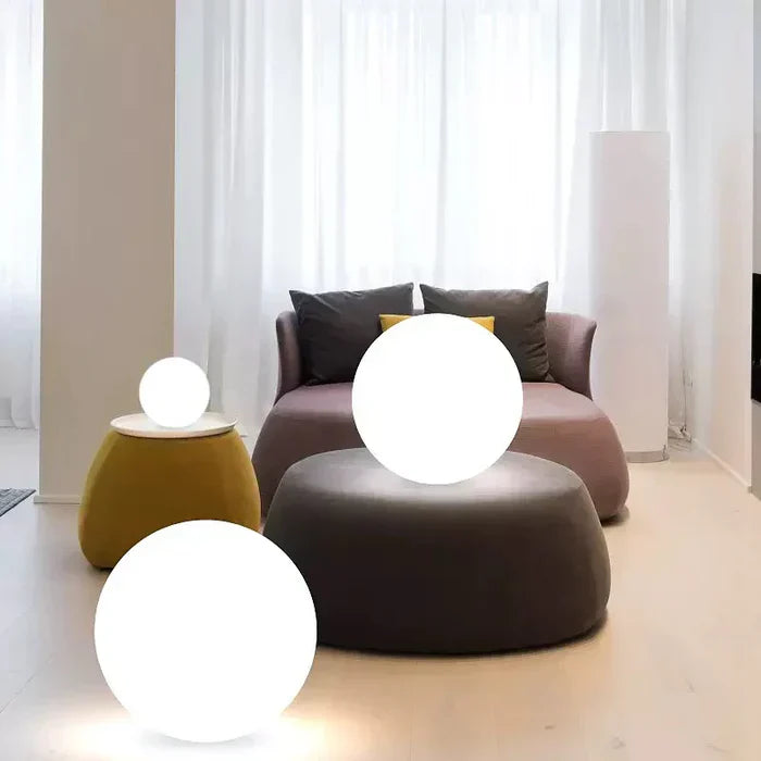 Moderne PE Globe Buiten Tuinlamp LED Oplaadbaar