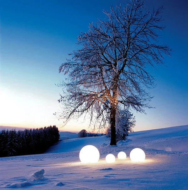 Moderne PE Globe Buiten Tuinlamp LED Oplaadbaar