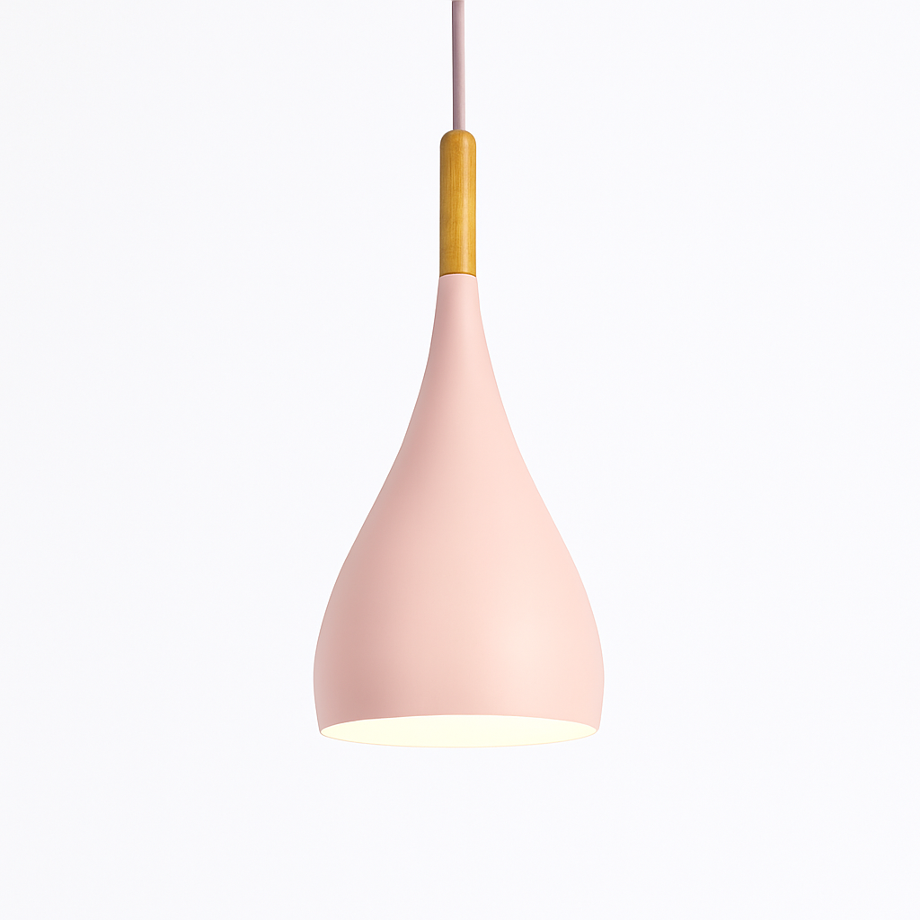 Kleurige metalen LED-hanglamp en houten stok in Nordic-stijl