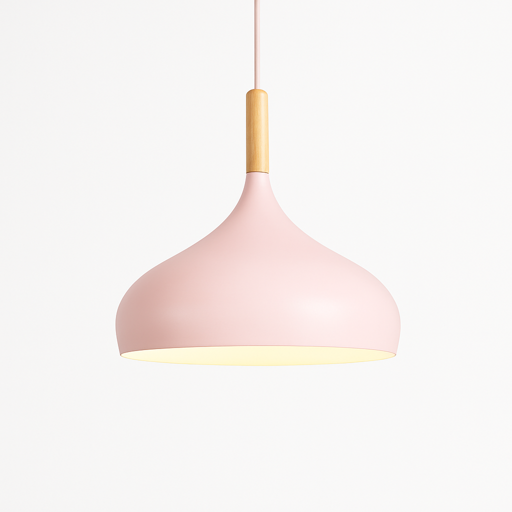 Kleurige metalen LED-hanglamp en houten stok in Nordic-stijl