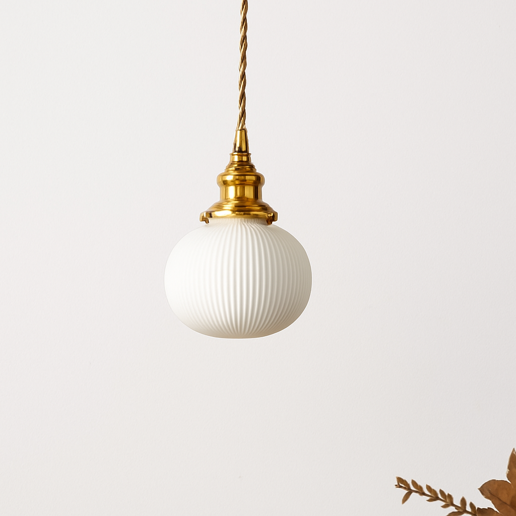 Retro-hanglamp met witte keramische kap Letten