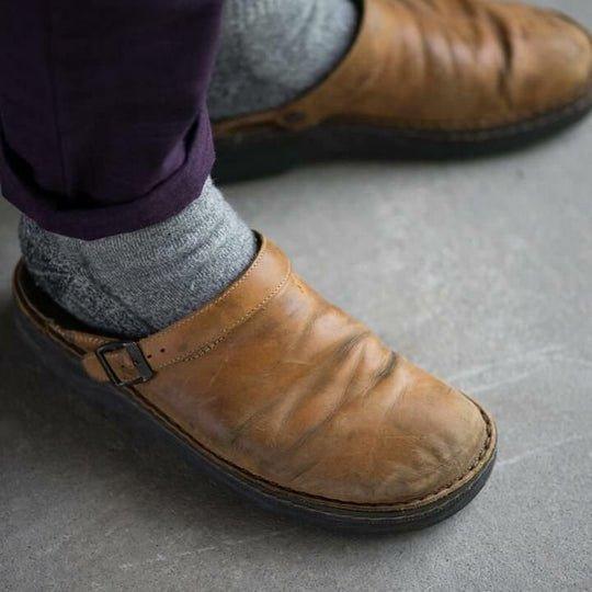 Classic Leren Klompen voor Vrouwen met Verstelbare Gesp – Comfortabele Gesloten Schoenen