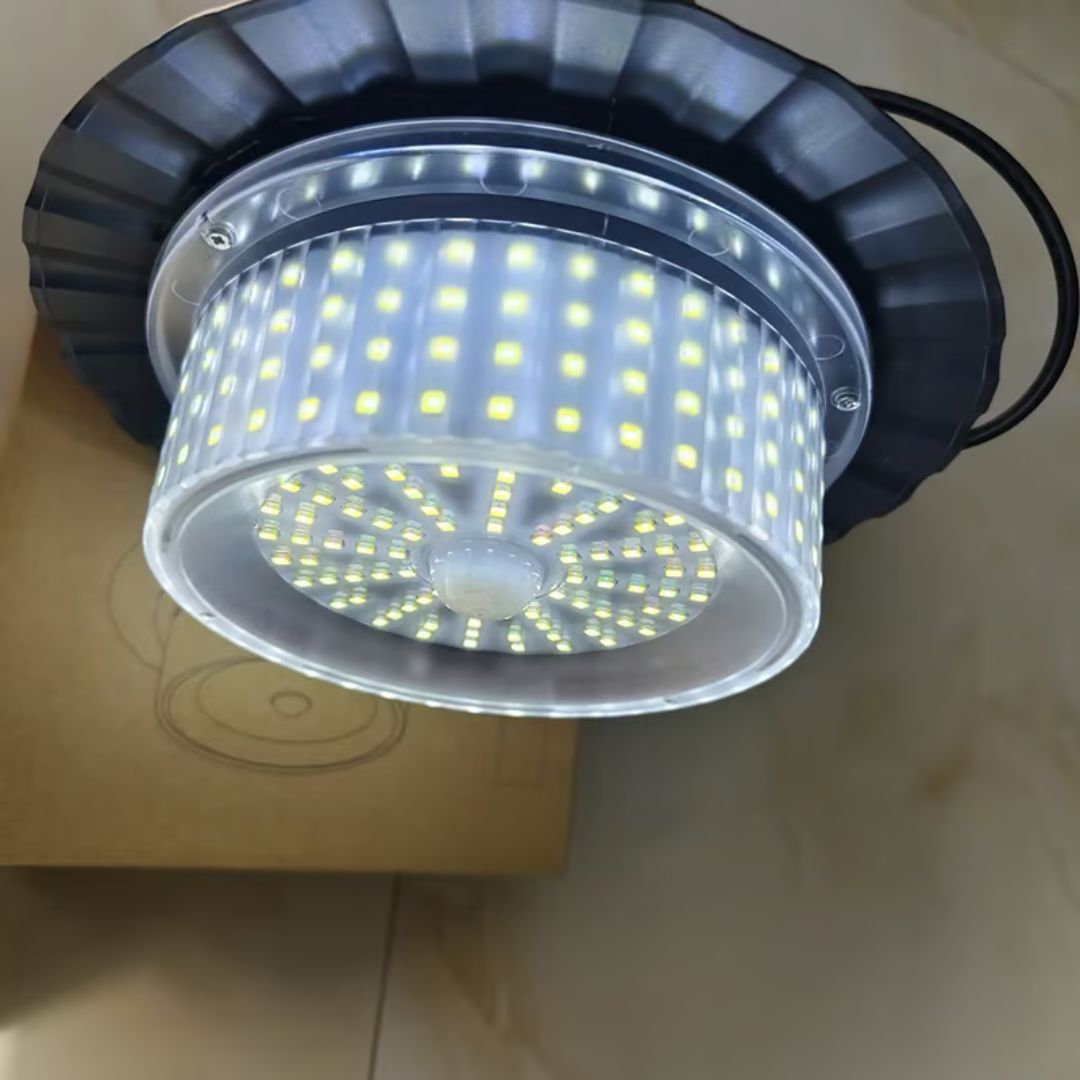 LuxeRay Exclusieve Zonne Lamp | Efficiënte verlichting voor schuur en tuin